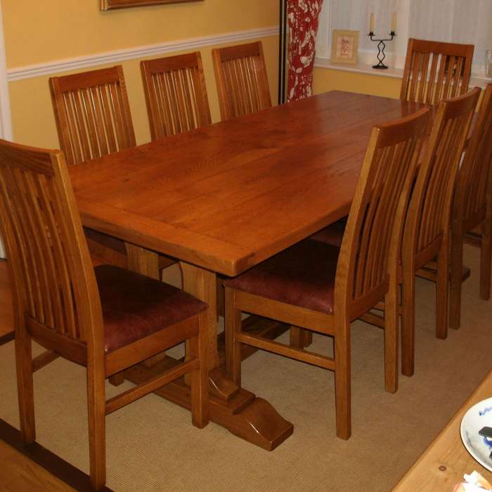 Twin Column Table with Tendency chairs